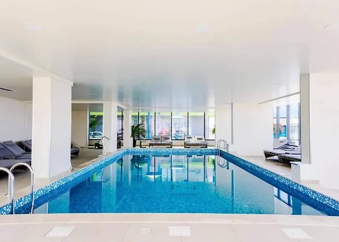 Apartment Lady Sea Endless Summer - Alezzi