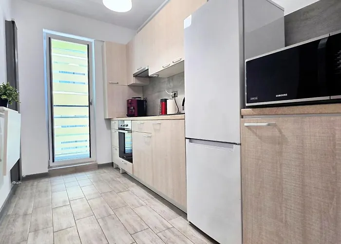 Apartment Lady Sea Endless Summer - Alezzi